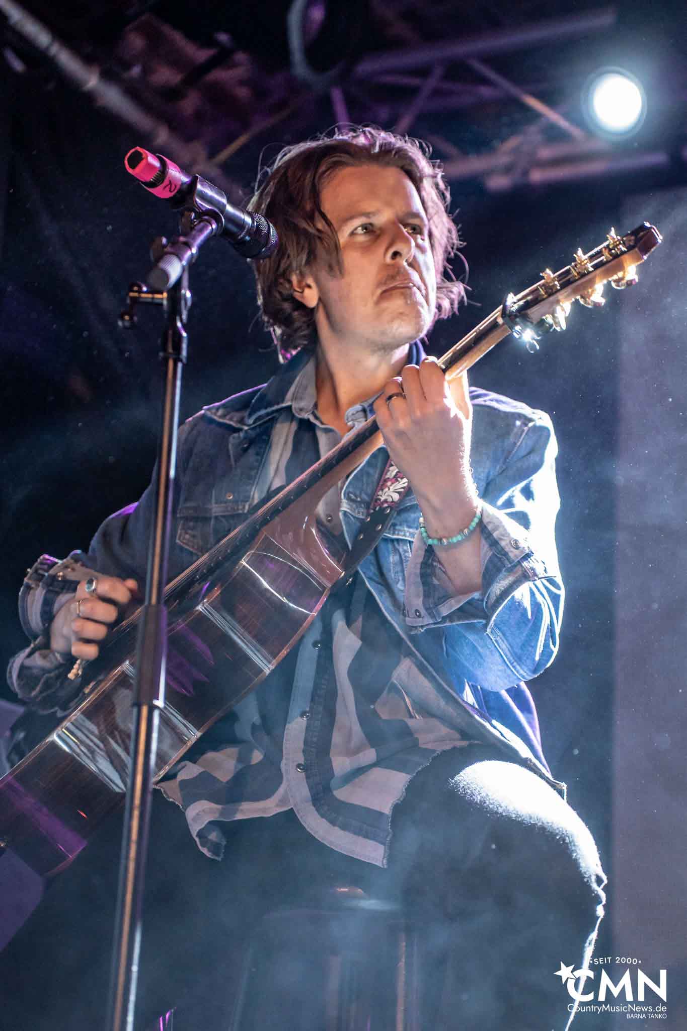 Max Jacksom Australian country singer-songwriter Max Jackson live at Club Bahnhof Ehrenfeld in Cologne.