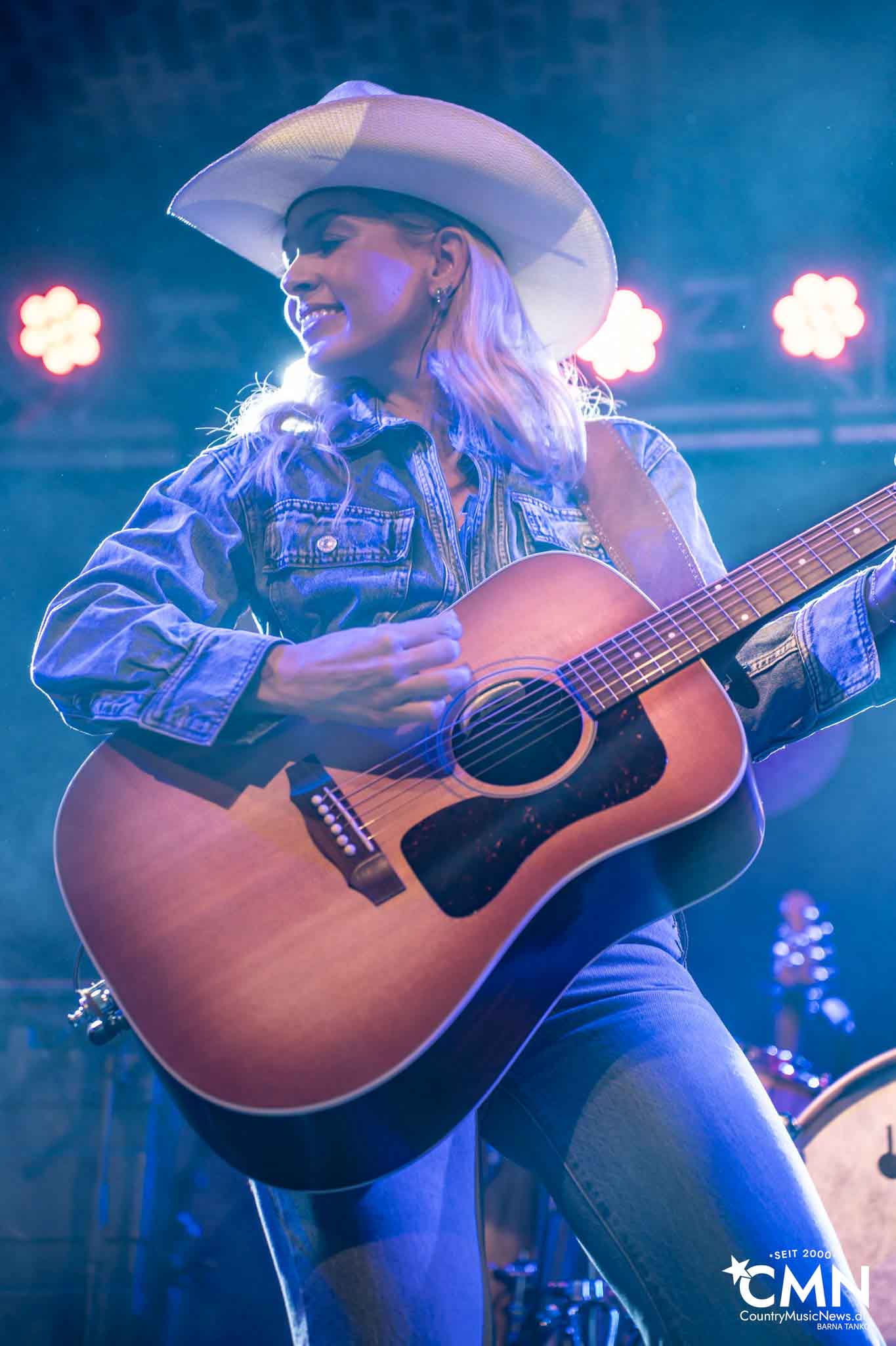 Max Jacksom Australian country singer-songwriter Max Jackson live at Club Bahnhof Ehrenfeld in Cologne.