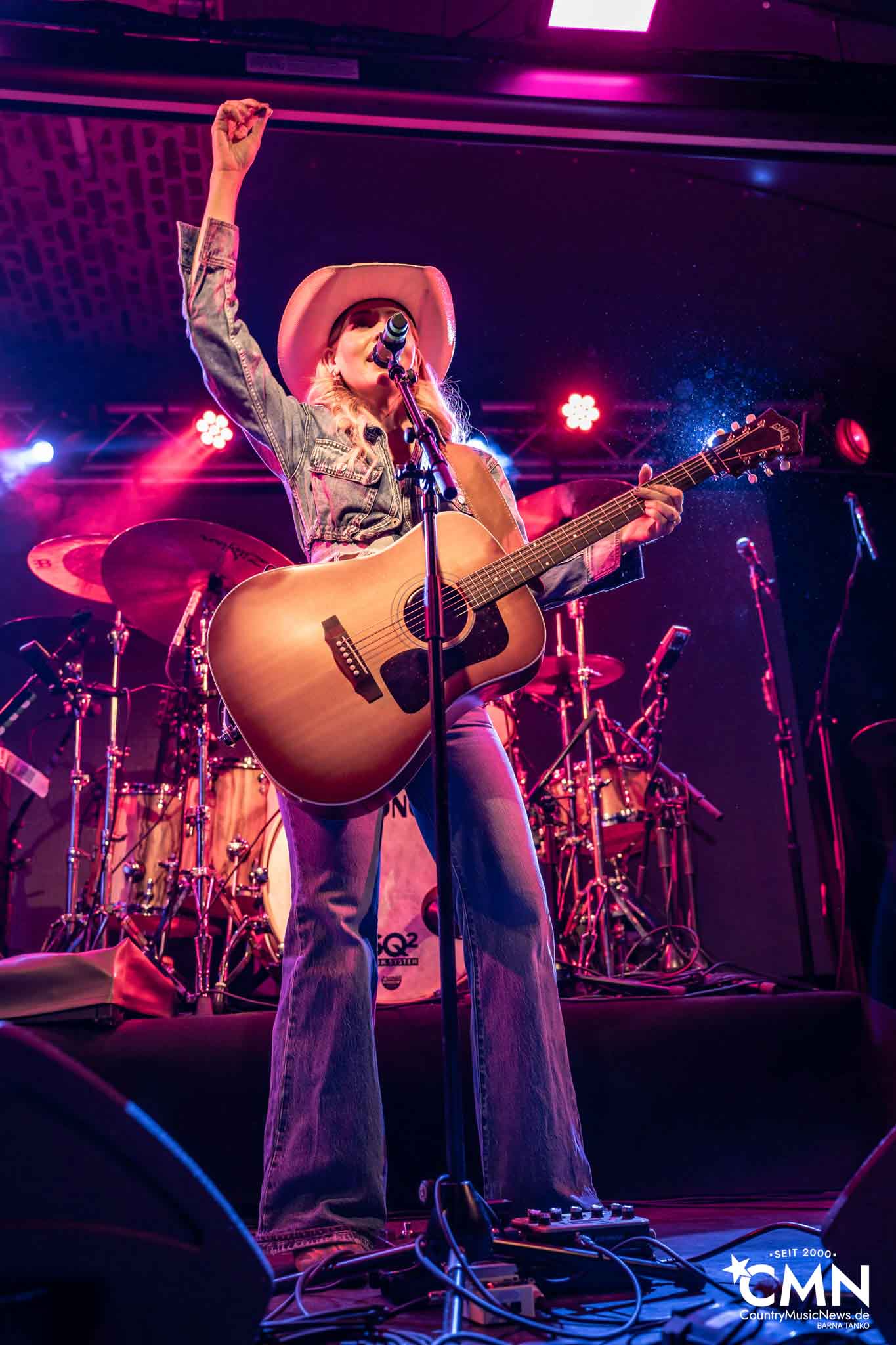 Max Jacksom Australian country singer-songwriter Max Jackson live at Club Bahnhof Ehrenfeld in Cologne.