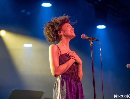 Becky Sikasa at Carlswerk Victoria